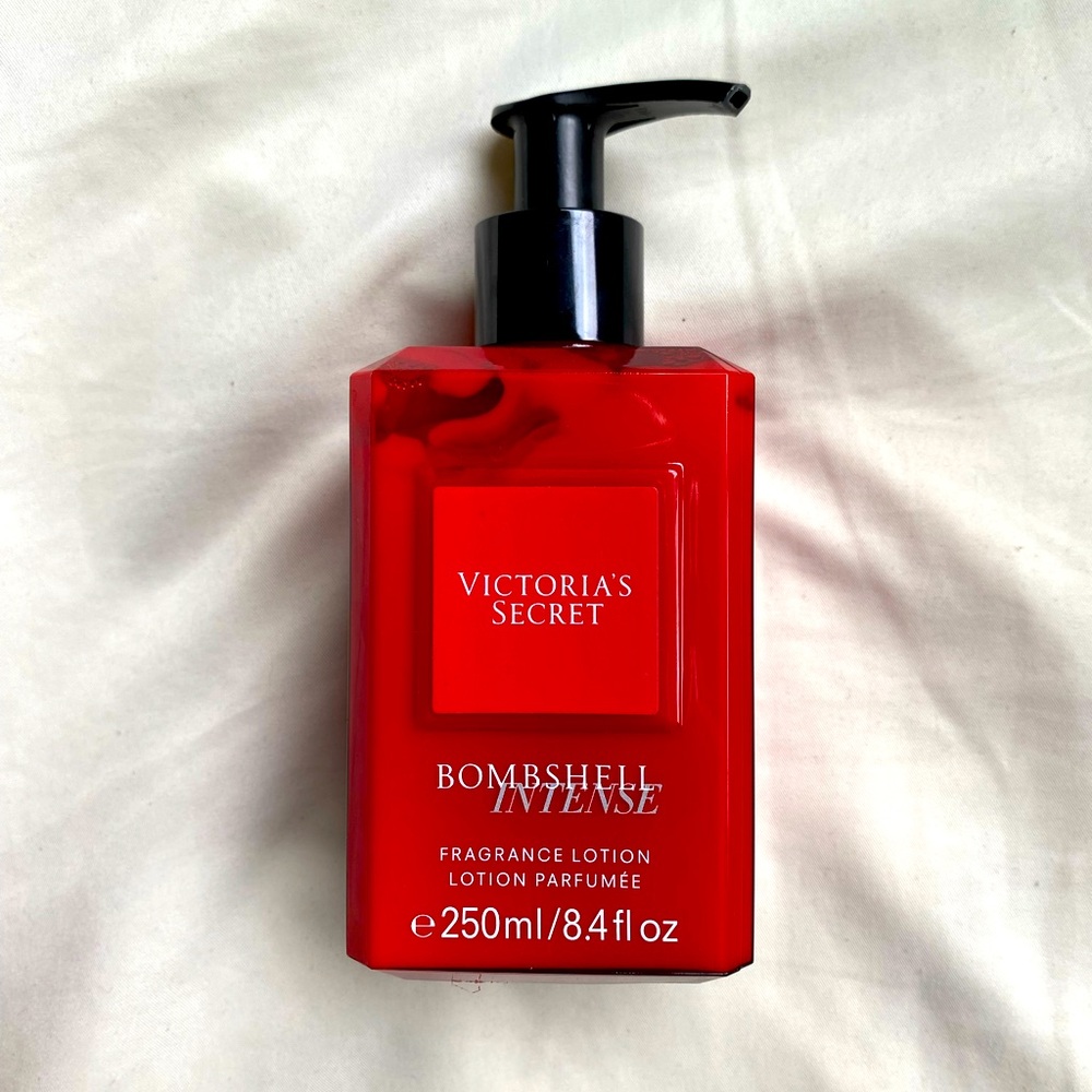 Victoria’s Secret Bombshell Intense fragrance lotion